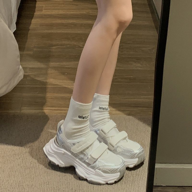 Metaliczne srebrne ażurowe san – Velcro Strap Sandal recenzja i cena